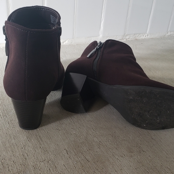 Style & Co Brown Suede Booties Size 6 - Picture 4 of 4